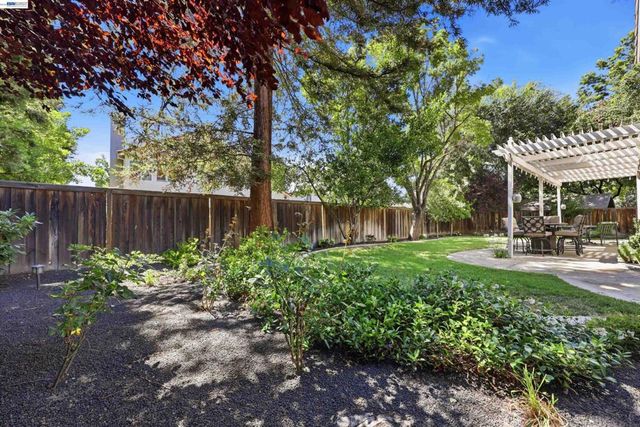 1011 Wynn Cir, Livermore, CA 94550