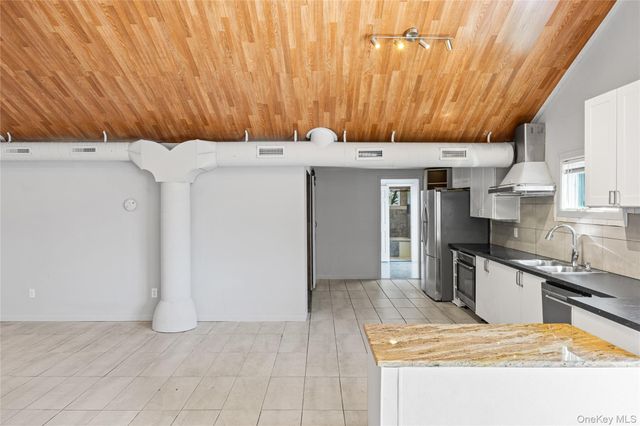3 Laurel Road W, Mastic Beach, NY 11951