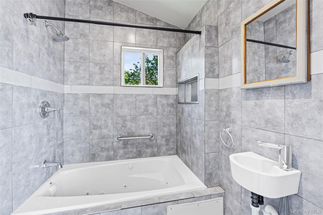 3 Laurel Road W, Mastic Beach, NY 11951