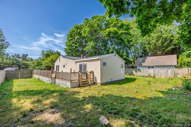 3 Laurel Road W, Mastic Beach, NY 11951