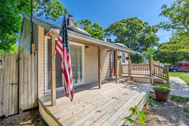 3 Laurel Road W, Mastic Beach, NY 11951