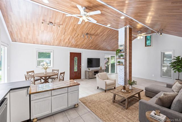 3 Laurel Road W, Mastic Beach, NY 11951