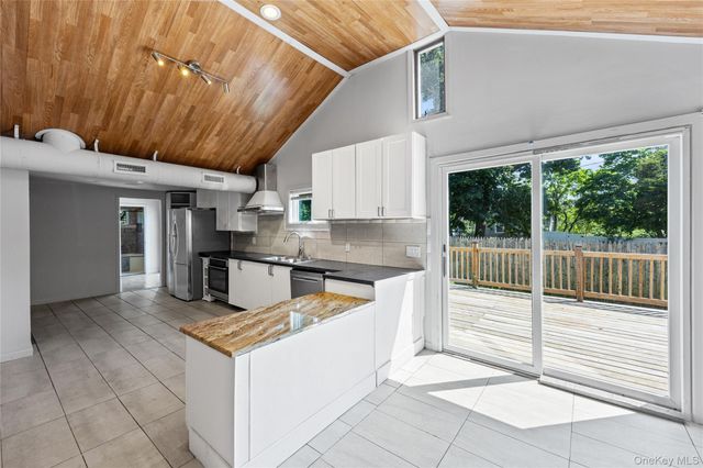 3 Laurel Road W, Mastic Beach, NY 11951