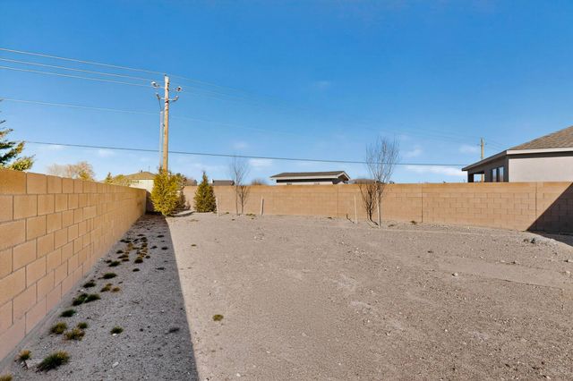 9353 Sidreaux Loop NW, Albuquerque, NM 87114