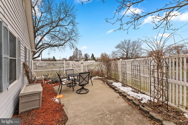 49 SEYFRIED AVE, Nazareth, PA 18064