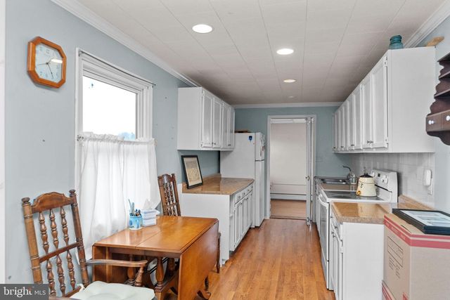 49 SEYFRIED AVE, Nazareth, PA 18064