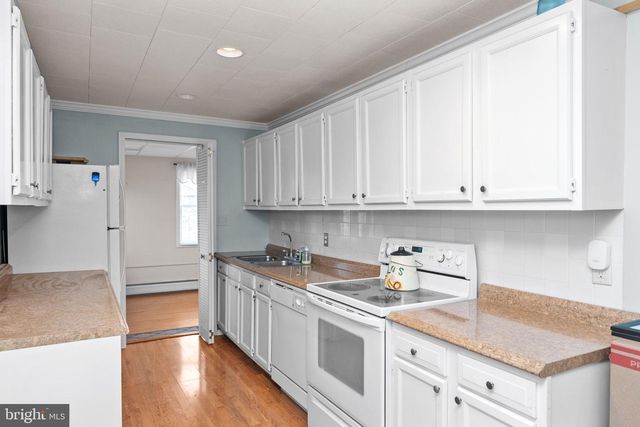 49 SEYFRIED AVE, Nazareth, PA 18064