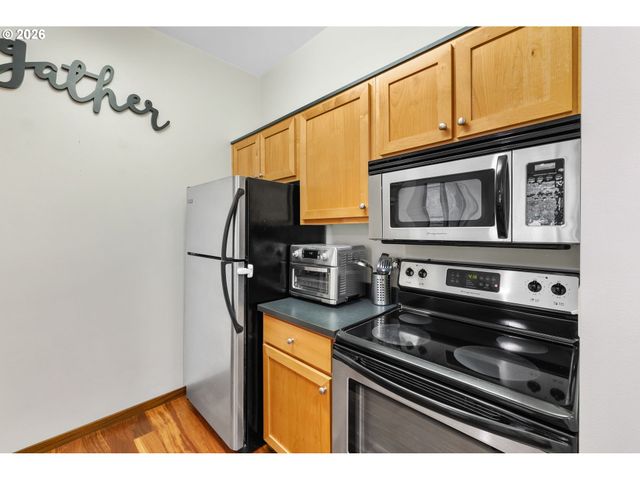 701 COLUMBIA St 105, Vancouver, WA 98660