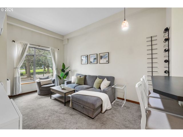 701 COLUMBIA St 105, Vancouver, WA 98660