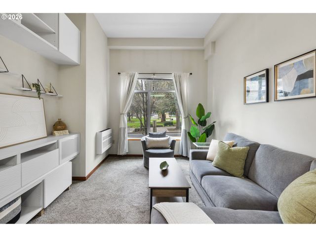 701 COLUMBIA St 105, Vancouver, WA 98660