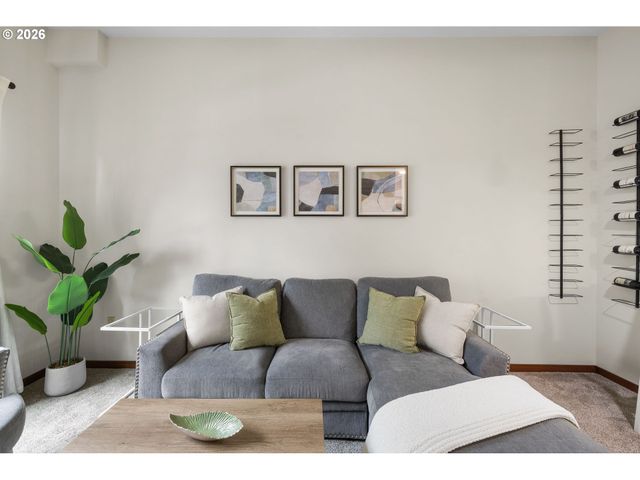 701 COLUMBIA St 105, Vancouver, WA 98660