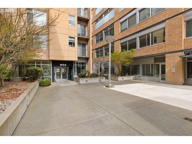 701 COLUMBIA St 105, Vancouver, WA 98660