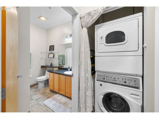 701 COLUMBIA St 105, Vancouver, WA 98660