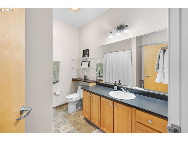 701 COLUMBIA St 105, Vancouver, WA 98660