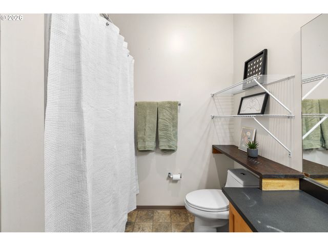 701 COLUMBIA St 105, Vancouver, WA 98660