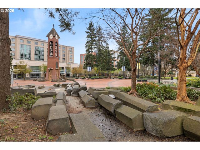 701 COLUMBIA St 105, Vancouver, WA 98660