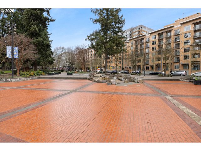 701 COLUMBIA St 105, Vancouver, WA 98660