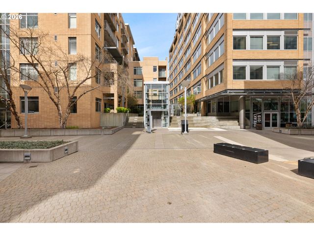 701 COLUMBIA St 105, Vancouver, WA 98660