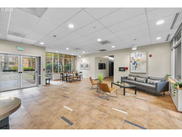 701 COLUMBIA St 105, Vancouver, WA 98660