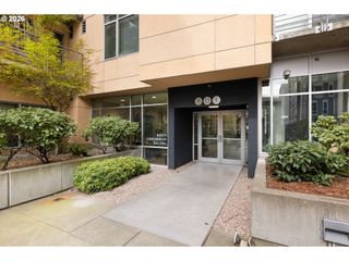 701 COLUMBIA St 105, Vancouver, WA 98660