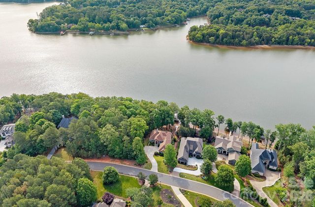 3225 Lake Pointe Drive, Belmont, NC 28012