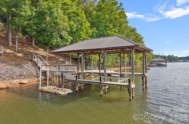 3225 Lake Pointe Drive, Belmont, NC 28012