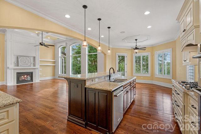3225 Lake Pointe Drive, Belmont, NC 28012