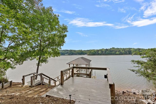3225 Lake Pointe Drive, Belmont, NC 28012