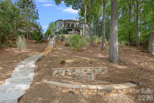 3225 Lake Pointe Drive, Belmont, NC 28012