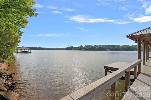 3225 Lake Pointe Drive, Belmont, NC 28012