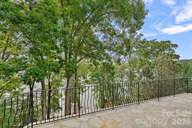 3225 Lake Pointe Drive, Belmont, NC 28012
