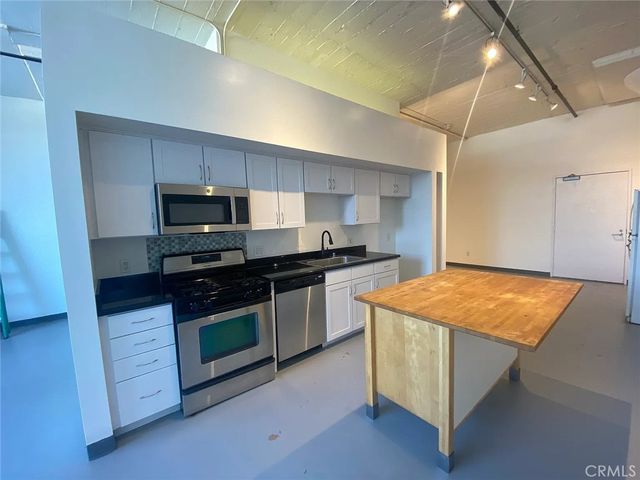 420 S San Pedro 306, Los Angeles, CA 90013