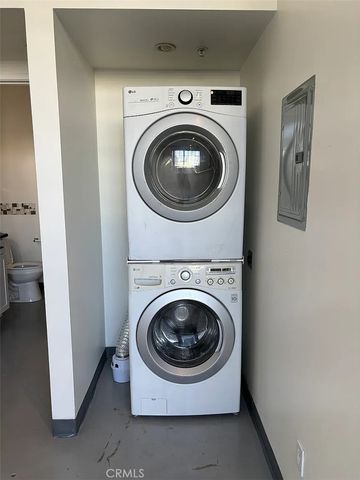 420 S San Pedro 306, Los Angeles, CA 90013