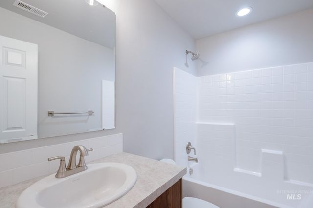 1703 N Birch St, Jerome, ID 83338