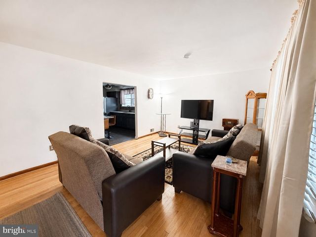 8107 JORDAN PARK BLVD, District Heights, MD 20747