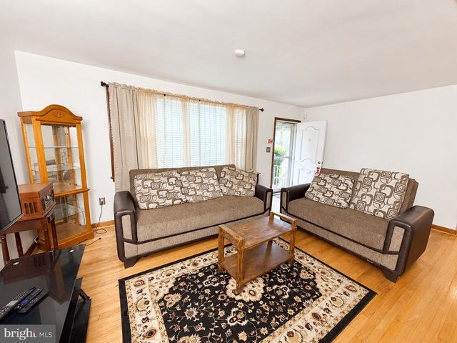 8107 JORDAN PARK BLVD, District Heights, MD 20747