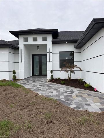 985 Gleason ST, Lehigh Acres, FL 33974