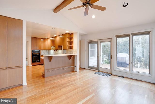 9018 HAMILTON DR, Fairfax, VA 22031