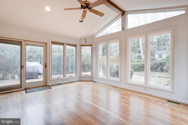 9018 HAMILTON DR, Fairfax, VA 22031