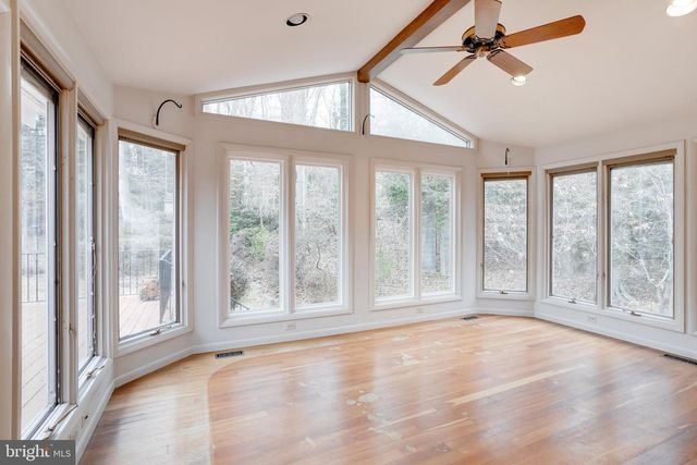 9018 HAMILTON DR, Fairfax, VA 22031