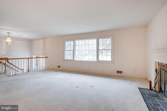 9018 HAMILTON DR, Fairfax, VA 22031