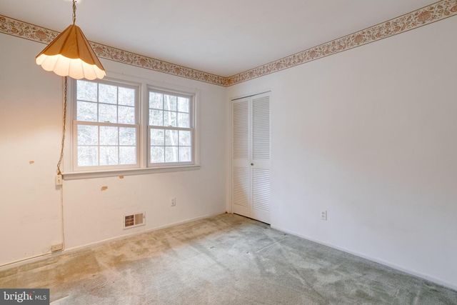 9018 HAMILTON DR, Fairfax, VA 22031