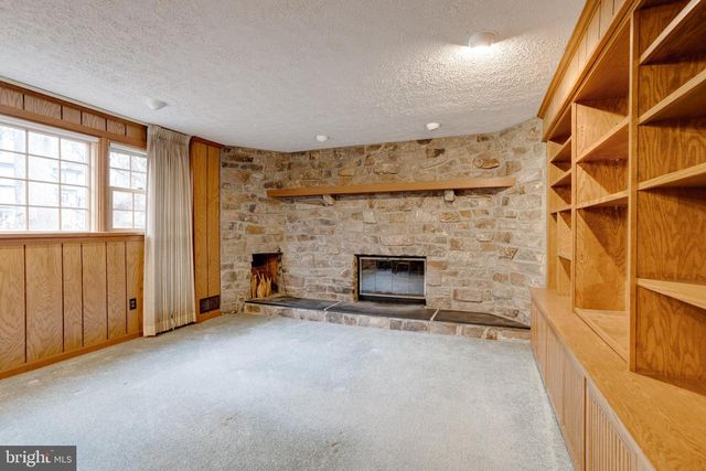 9018 HAMILTON DR, Fairfax, VA 22031