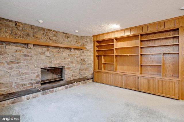 9018 HAMILTON DR, Fairfax, VA 22031