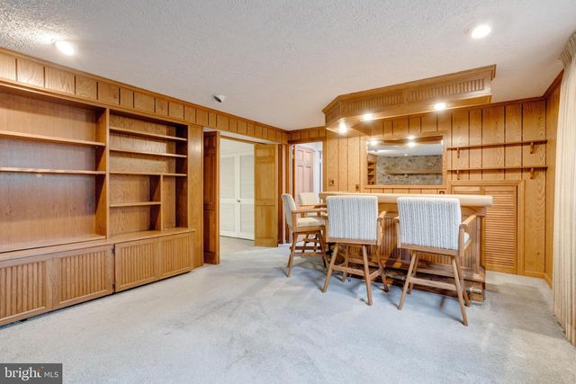 9018 HAMILTON DR, Fairfax, VA 22031