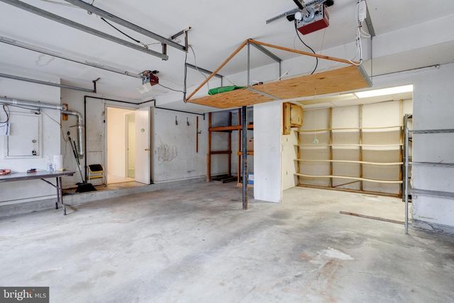 9018 HAMILTON DR, Fairfax, VA 22031