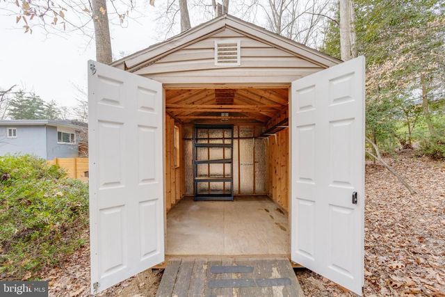 9018 HAMILTON DR, Fairfax, VA 22031