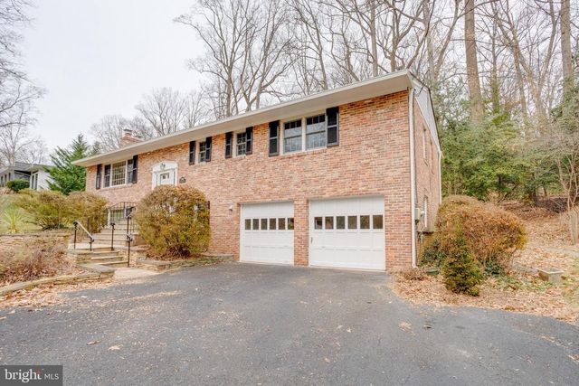 9018 HAMILTON DR, Fairfax, VA 22031