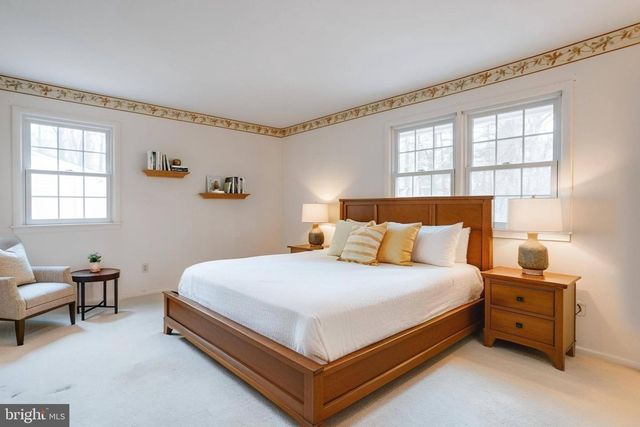 9018 HAMILTON DR, Fairfax, VA 22031