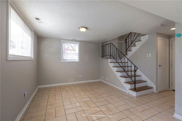 1715 Viking Drive, Independence, MO 64058